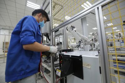 留抵退税惠企范围扩大，技术开发行业近3000家企业受惠